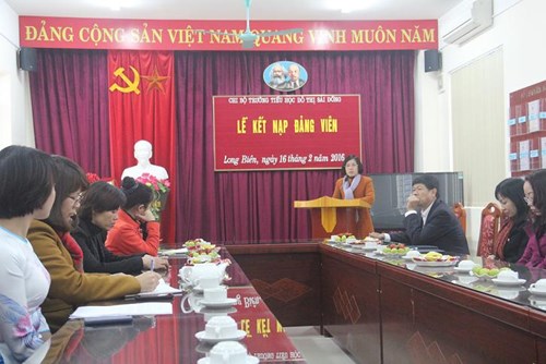 Lễ kết nạp Đảng viên tại trường TH Đô thị Sài Đồng
